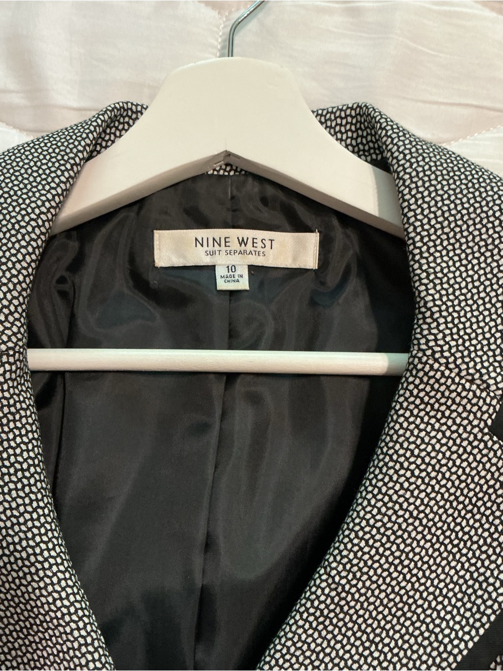 Nine West Black & White Cropped Blazer with Contrast Trim and 3/4 Length Sleeves - Picture 5 of 6